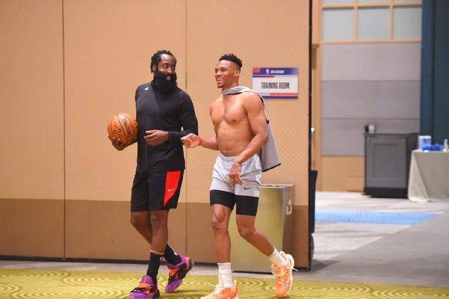 犯规与命中 犯规与命中